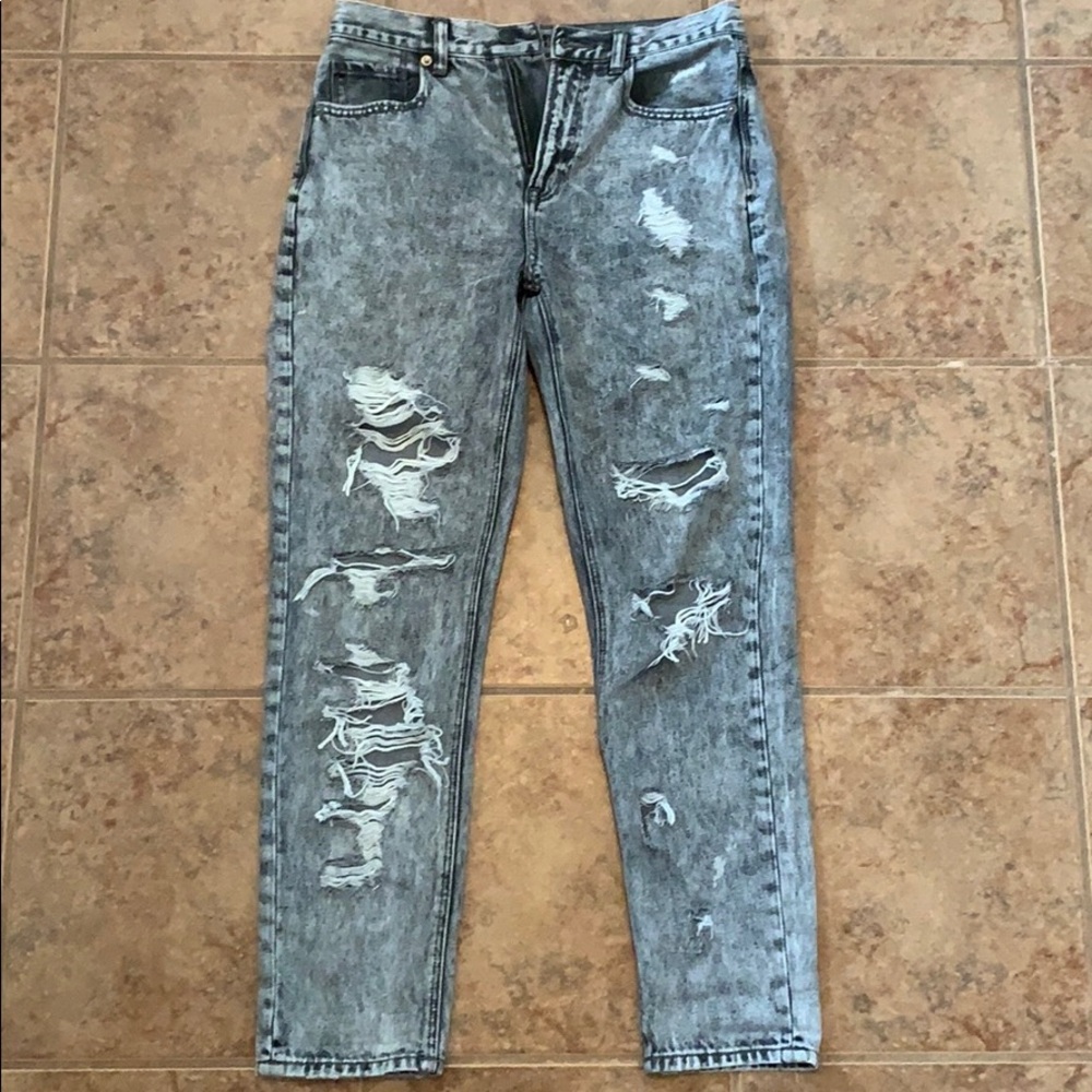 American Eagle mom jean